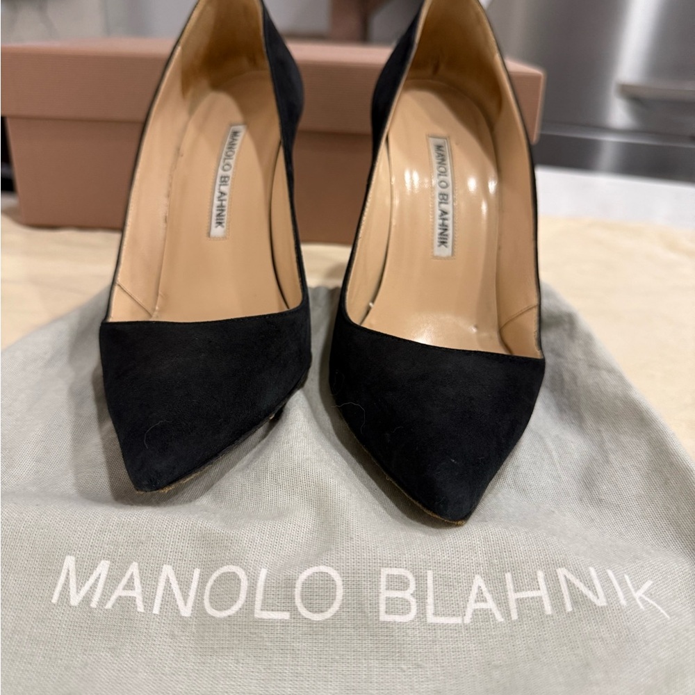 Manolo Blahnik Black Heels Classic Suede Pointed-Toe Pumps size 35